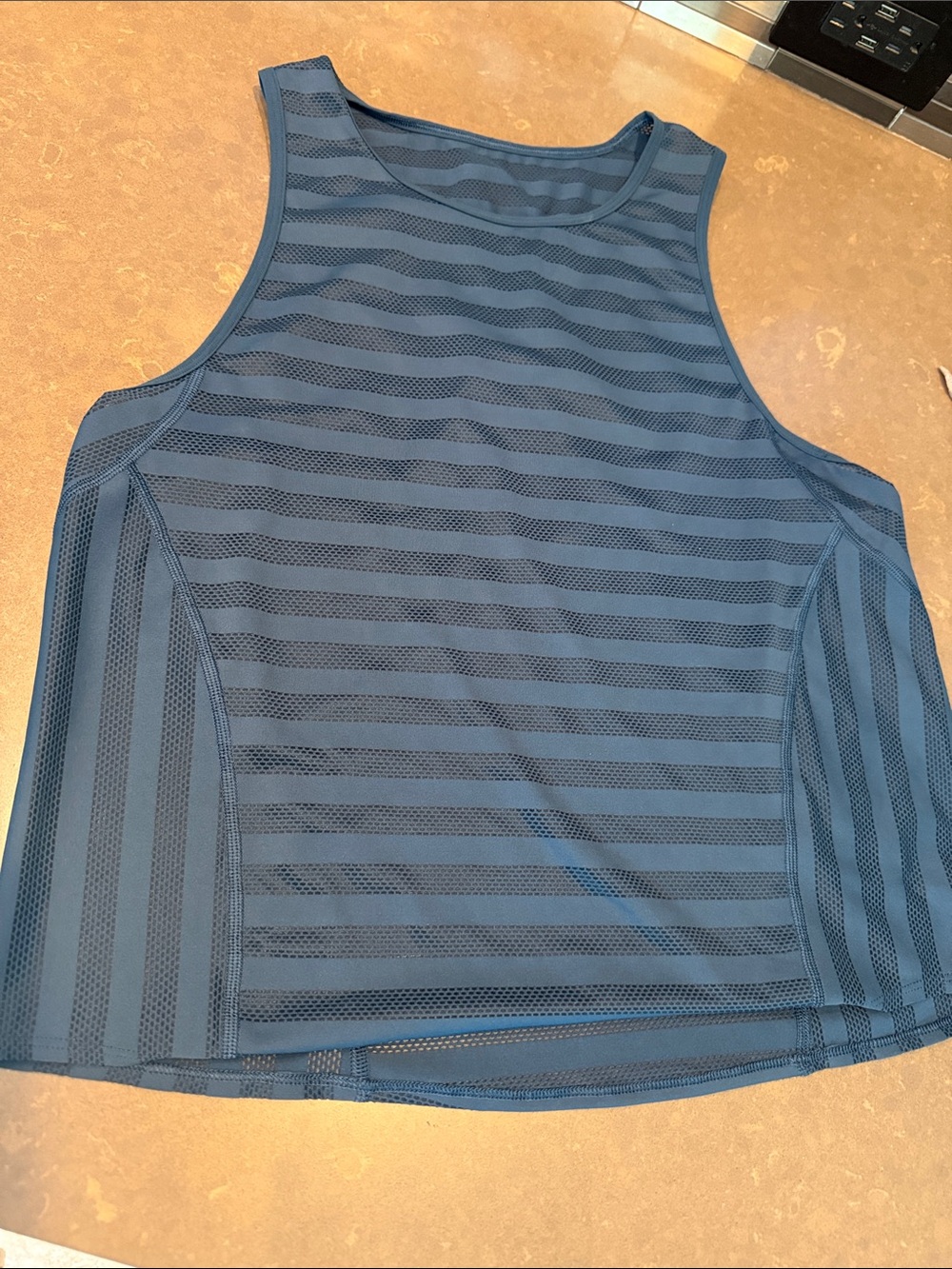 lululemon Women’s Striped dark teal blue mesh tank